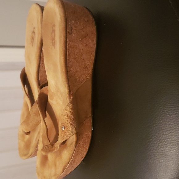 UGG Brook suede thong wedge sandals in tan size 9 - Picture 2 of 8